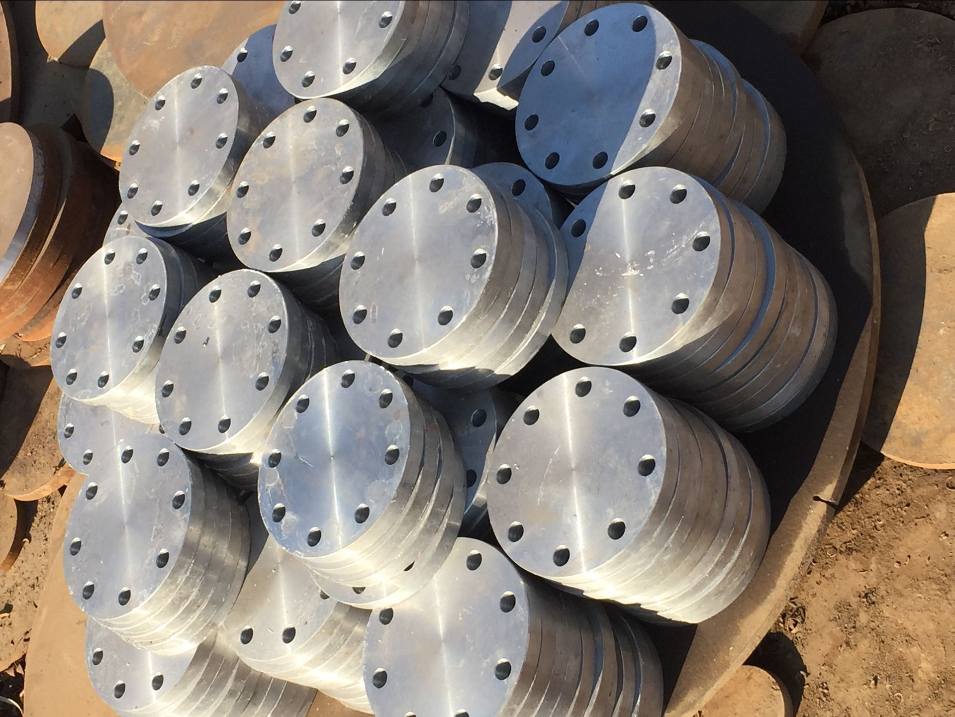 盲板、法蘭蓋、盲法蘭是不是一種產(chǎn)品