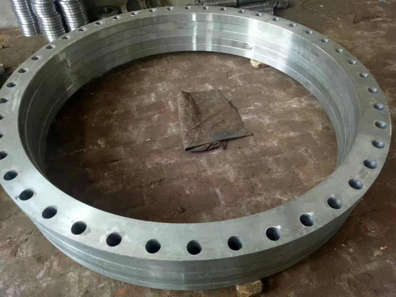 怎樣區(qū)別鑄和鍛打法蘭；